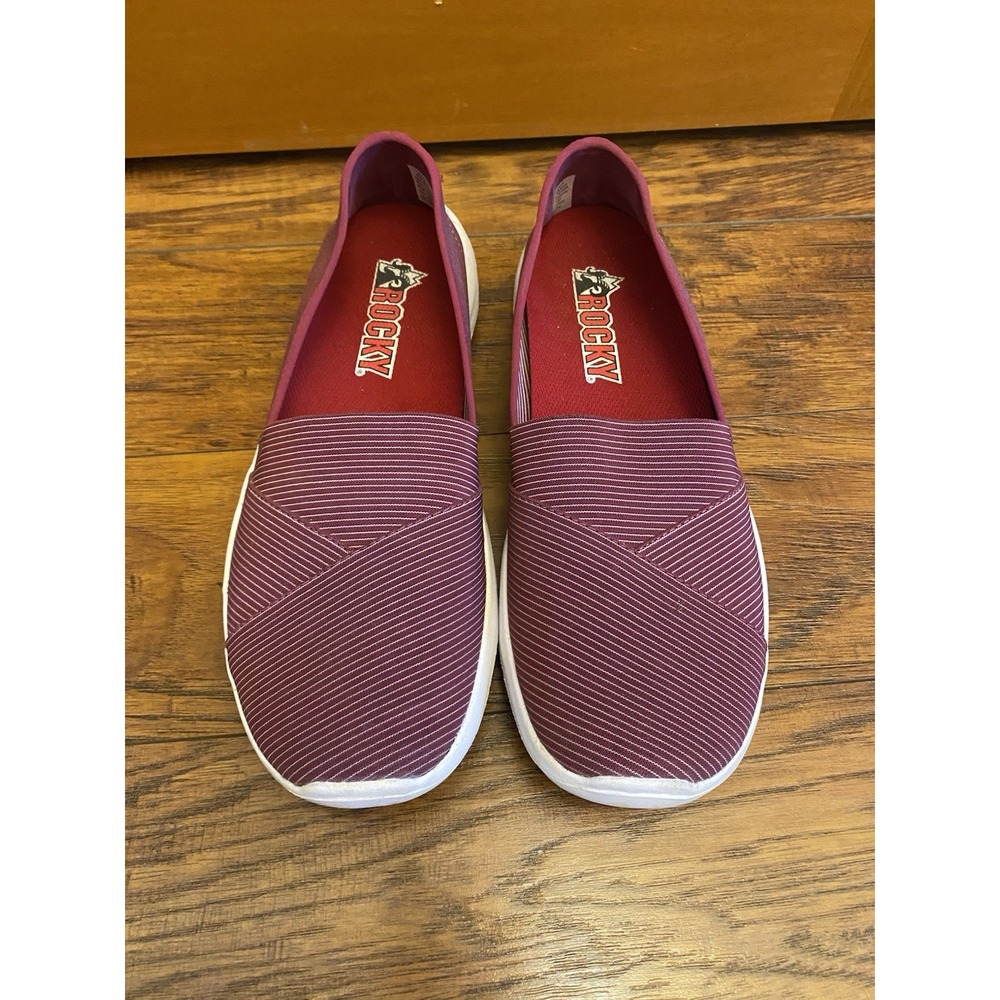 LL Bean Womens Burgundy Sz 8.5 Slip On Comfort Walking Shoe Lightweight Stripe
